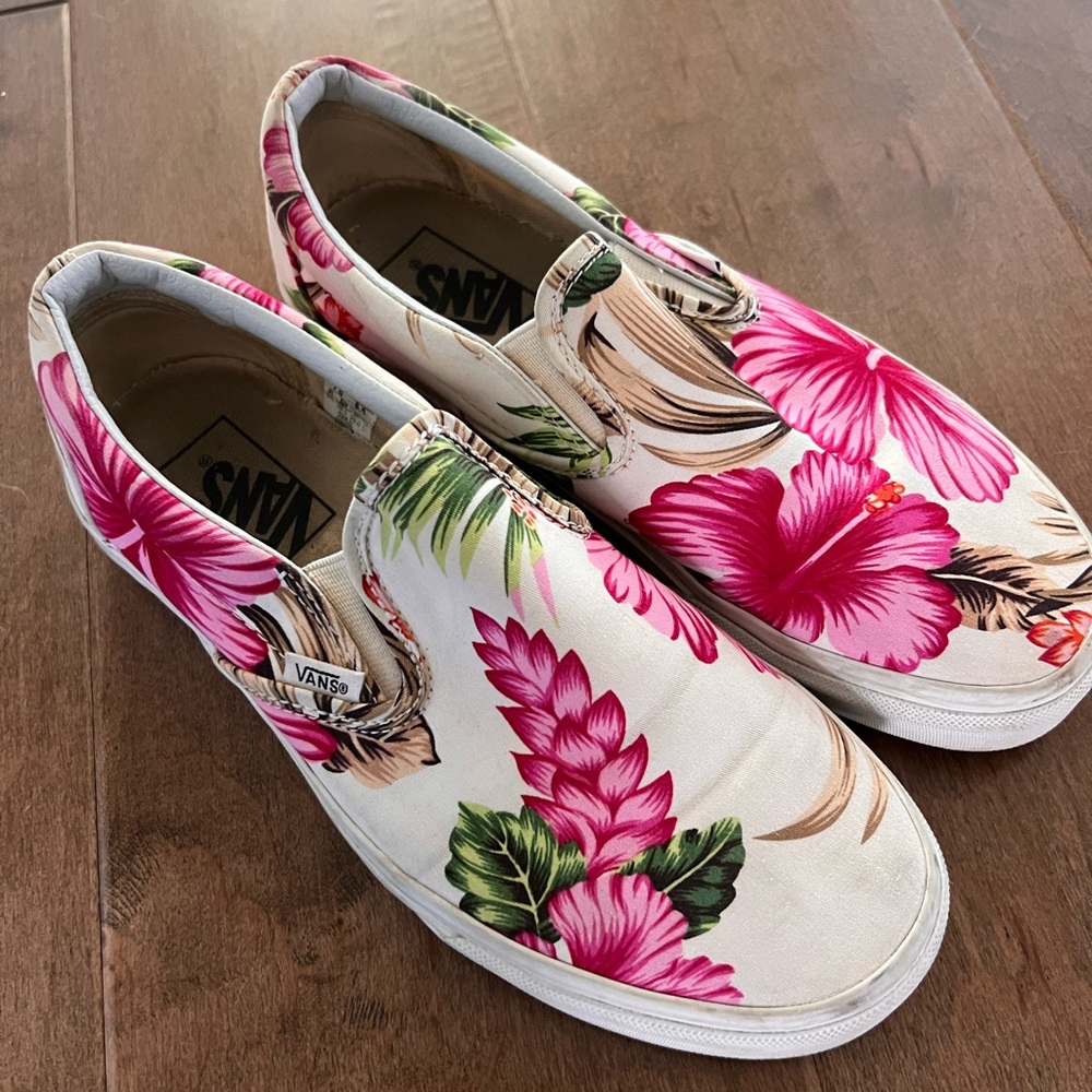 Floral pattern slip on Vans. Womens 8.5